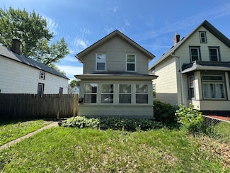 594 Charles Ave, Saint Paul, MN 55103