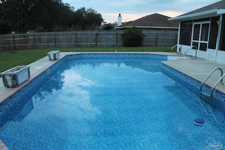1027 Oak View Dr, Pensacola, FL 32506