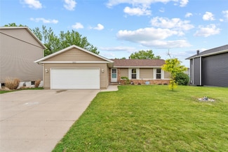 6813 Terrazzo Dr NW, Cedar Rapids, IA 52405