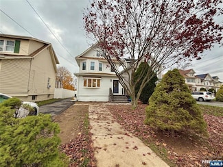 21 Livingston Ave Unit 1st fl, Lyndhurst, NJ 07071