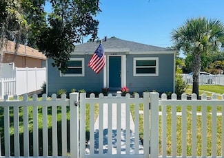 6401 30th Way N, Saint Petersburg, FL 33702
