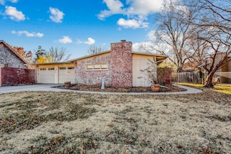 1027 N Brookfield St, Wichita, KS 67206