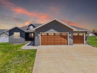 707 Collins Rd, Fairbank, IA 50629