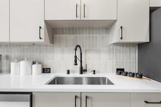 250 Pharr Rd NE Unit 704, Atlanta, GA 30305