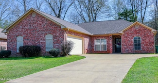 113 Northgate Dr, Canton, MS 39046