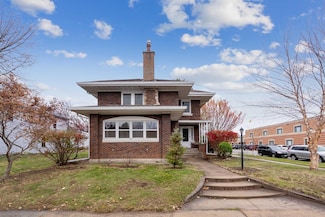 803 Clay St, Cedar Falls, IA 50613