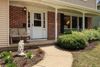 1121 Winston Dr, Madison, WI 53711