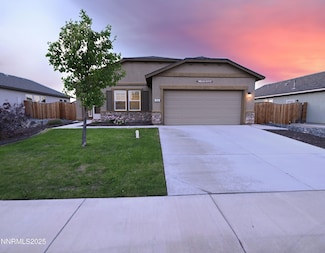 226 Red Oak Dr, Fernley, NV 89408