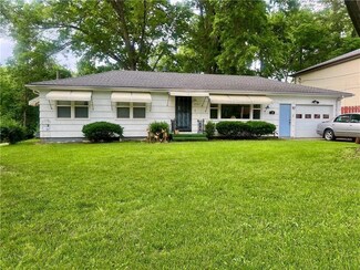 812 Cheyenne St, Leavenworth, KS 66048