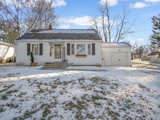 304 Columbia Ave, Waterloo, IL 62298