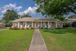 108 Shirley Dr, Florence, AL 35633