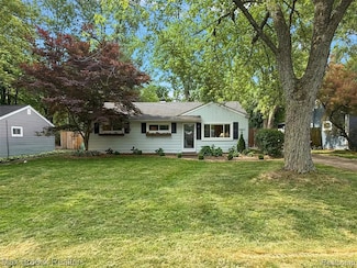2682 Genes Dr, Auburn Hills, MI 48326
