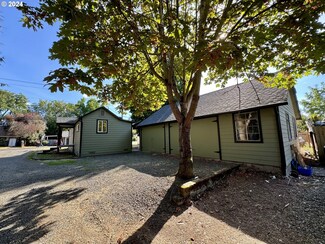 233 Hunsaker Ln, Eugene, OR 97404
