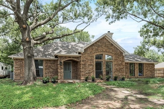 3801 Woodside Dr, Arlington, TX 76016