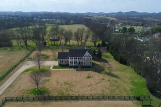 1537 W Harpeth Rd, Franklin, TN 37064