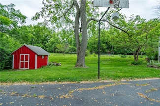 2145 W Waggoner St, Decatur, IL 62526