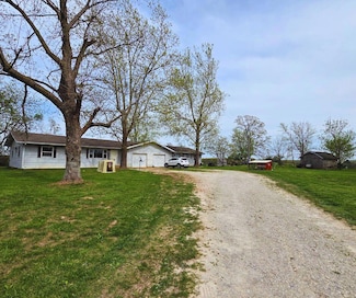 12628 Raven Dr, Cabool, MO 65689