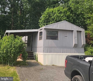 146 Mountain Village Dr, Macungie, PA 18062