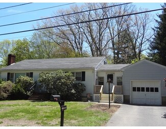 3 Charlesgate Rd, Hopedale, MA 01747