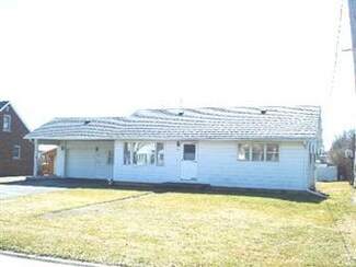 412 E Corning Ave, Peotone, IL 60468