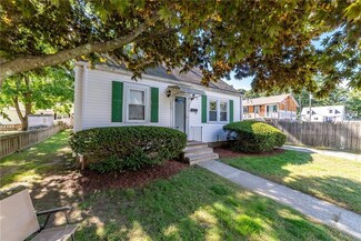 142 Dryden Blvd, Warwick, RI 02888