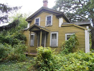 3817 Greenwood Rd, Wood Stock, IL 60098
