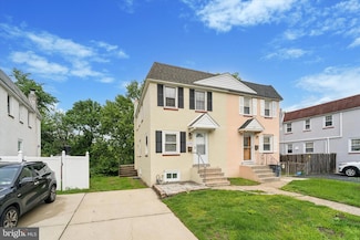 244 Crum Creek Dr, Woodlyn, PA 19094