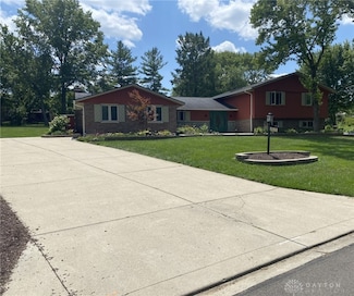 2835 Tara Trail, Beavercreek, OH 45434