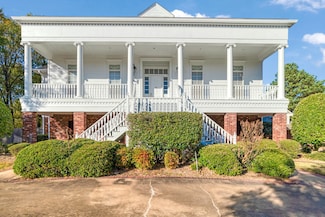 3065 Oak Creek Dr, Paris, TX 75462