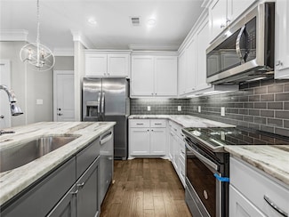 3072 Peterson Cir, Bryan, TX 77802