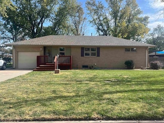1012 S St John, Lyons, KS 67554