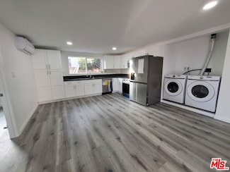 20003 Arminta St, Los Angeles, CA 91306