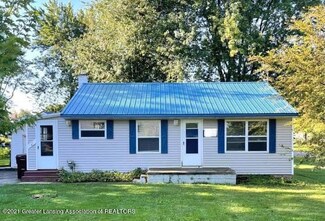 13565 Maple St, Eagle, MI 48822