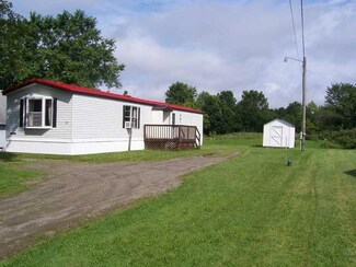 57 Exeter Rd, Corinth, ME 04427