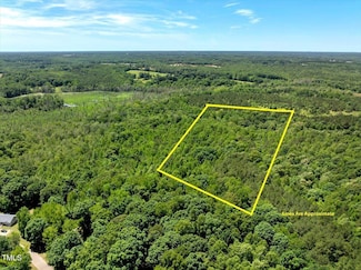 1.04 Summit Rd, Henderson, NC 27537