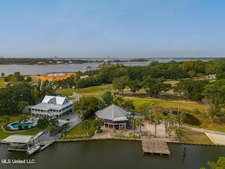 5710 Caldwell Dr, Ocean Springs, MS 39564