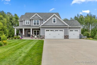 23091 Vixen Ln, Lawton, MI 49065
