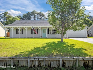 219 Zachary Ln, Hubert, NC 28539
