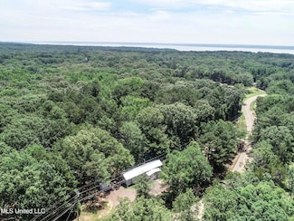 109 County Road 517, Como, MS 38619