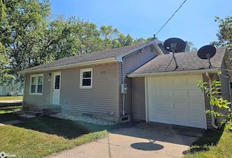 302 Ash Ave W, Swea City, IA 50590