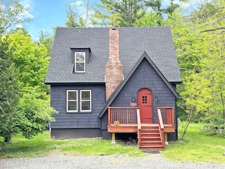 196 Tinker St, Woodstock, NY 12498