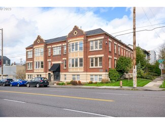 1529 SE Hawthorne Blvd Unit 203, Portland, OR 97214
