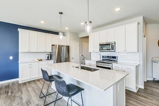 9541 4th St N, Lake Elmo, MN 55042