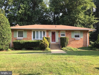 9210 Dellwood Dr, Vienna, VA 22180