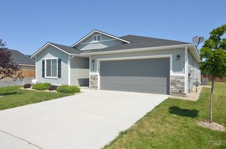 832 SW Levant Way, Mountain Home, ID 83647