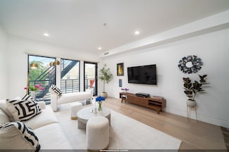 415 Monmouth St Unit . three, Jersey City, NJ 07302
