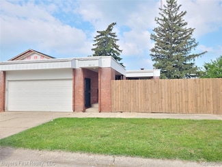 26001 Harding Square, Oak Park, MI 48237