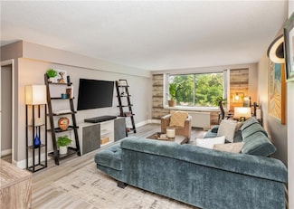 2479 Peachtree Rd NE Unit 201, Atlanta, GA 30305
