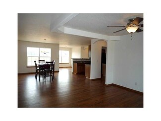 3133 Whispering Ridge Ln, Riverside, IA 52327