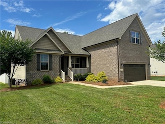 107 Saddlebrook Dr, Advance, NC 27006